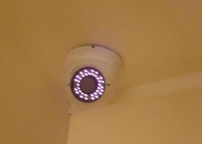 Hotel H2