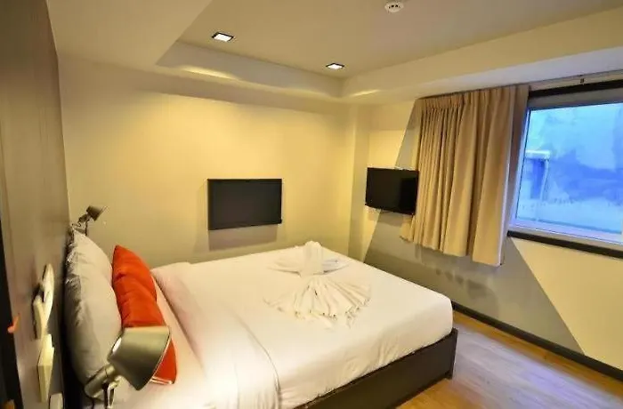 Hotel H2 3*